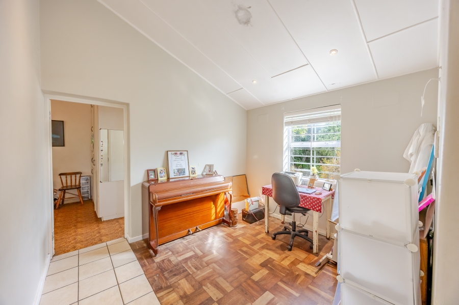 3 Bedroom Property for Sale in Lakeside Western Cape